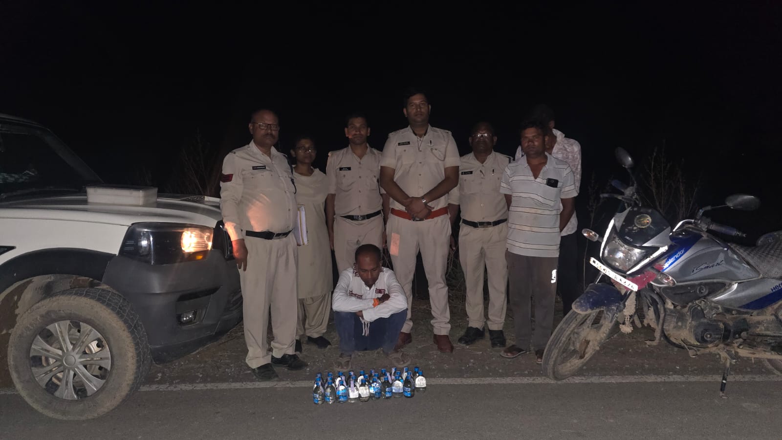 अवैध शराब के परिवहन पर आबकारी विभाग की कार्रवाई, आरोपी गिरफ्तार, वाहन सहित मदिरा जप्त